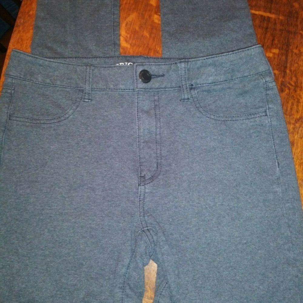American Eagle Super Stretch Gray Hi-Rise Jegging